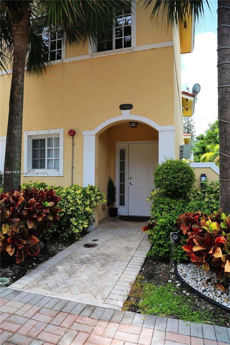 2010 Ne 167th St 3-148, North Miami Beach, Miami-Dade County, Florida - 3 Bedrooms  
3 Bathrooms - 