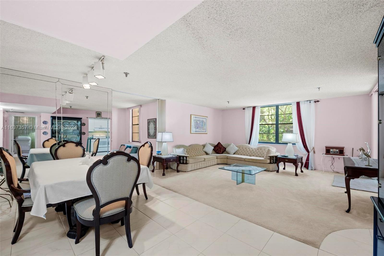 COCO WOOD CONDO - Residential
