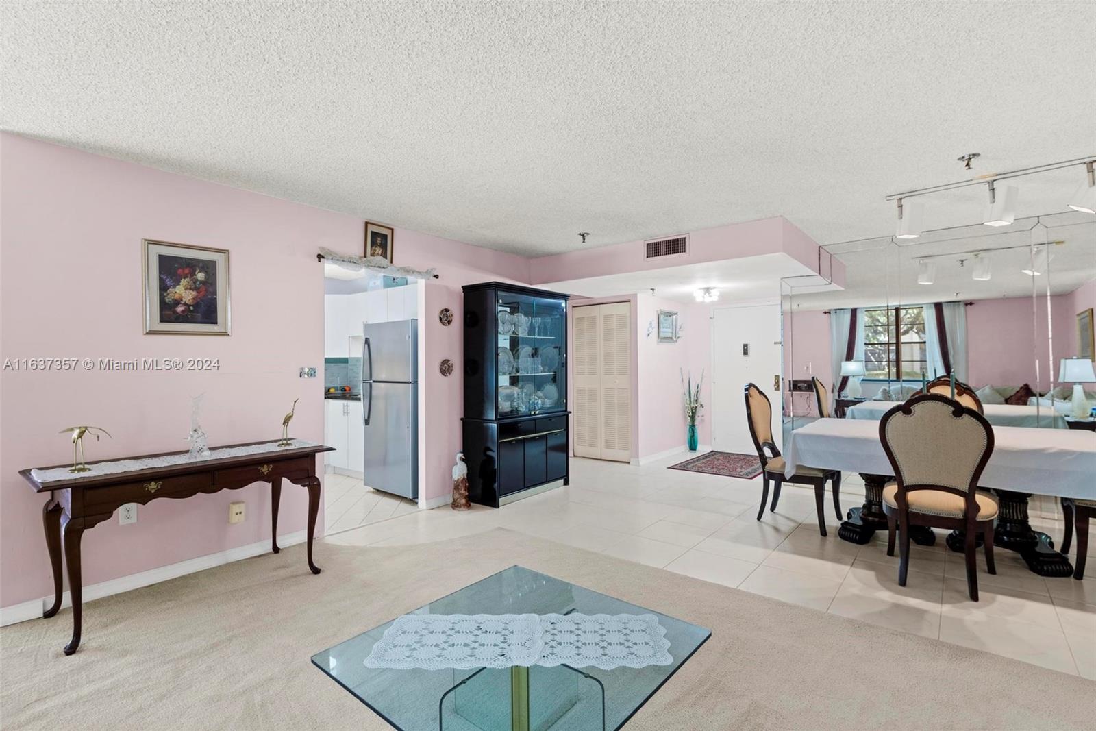 COCO WOOD CONDO - Residential