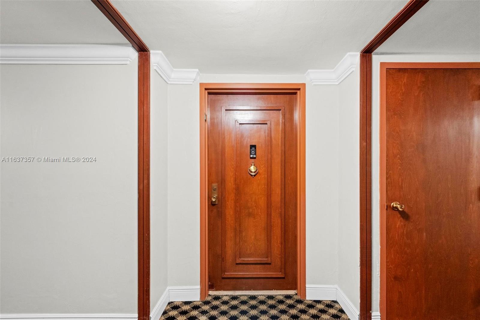 COCO WOOD CONDO - Residential