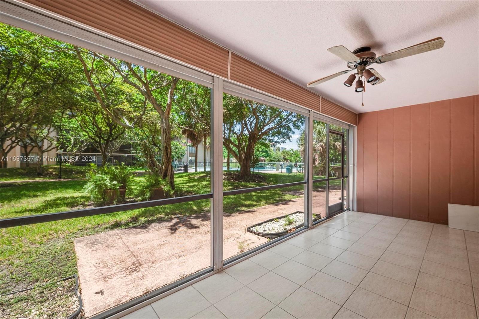 COCO WOOD CONDO - Residential