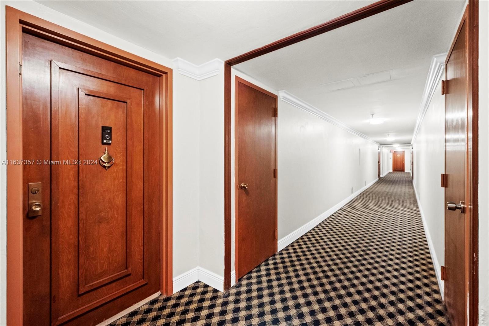 COCO WOOD CONDO - Residential