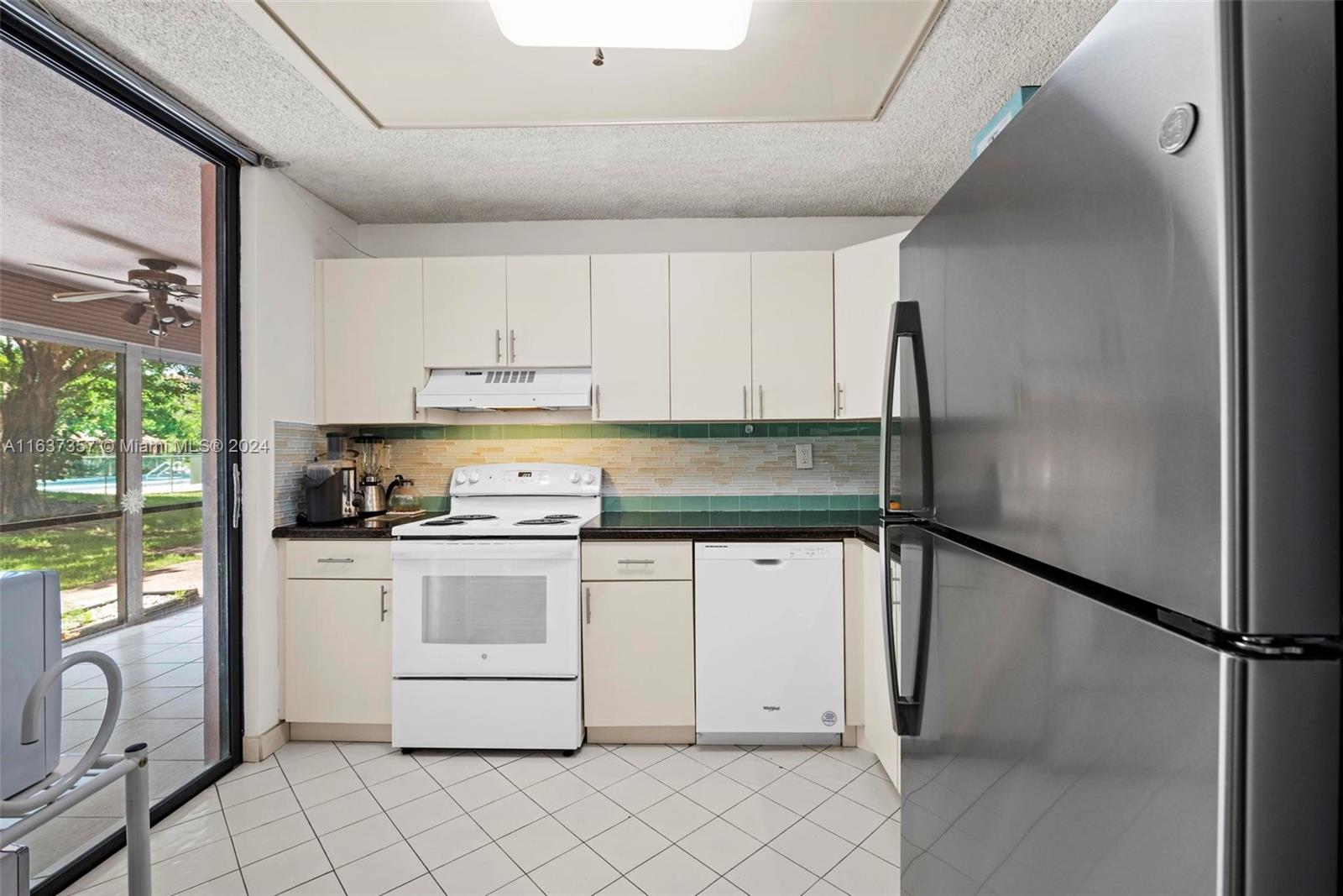 COCO WOOD CONDO - Residential