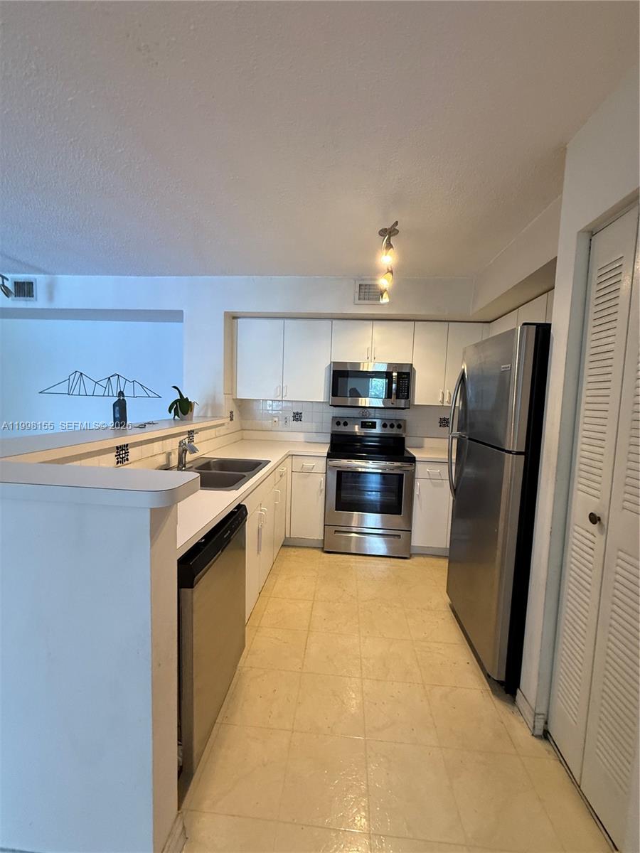ENCLAVE AT DORAL CONDO NO - Residential Lease