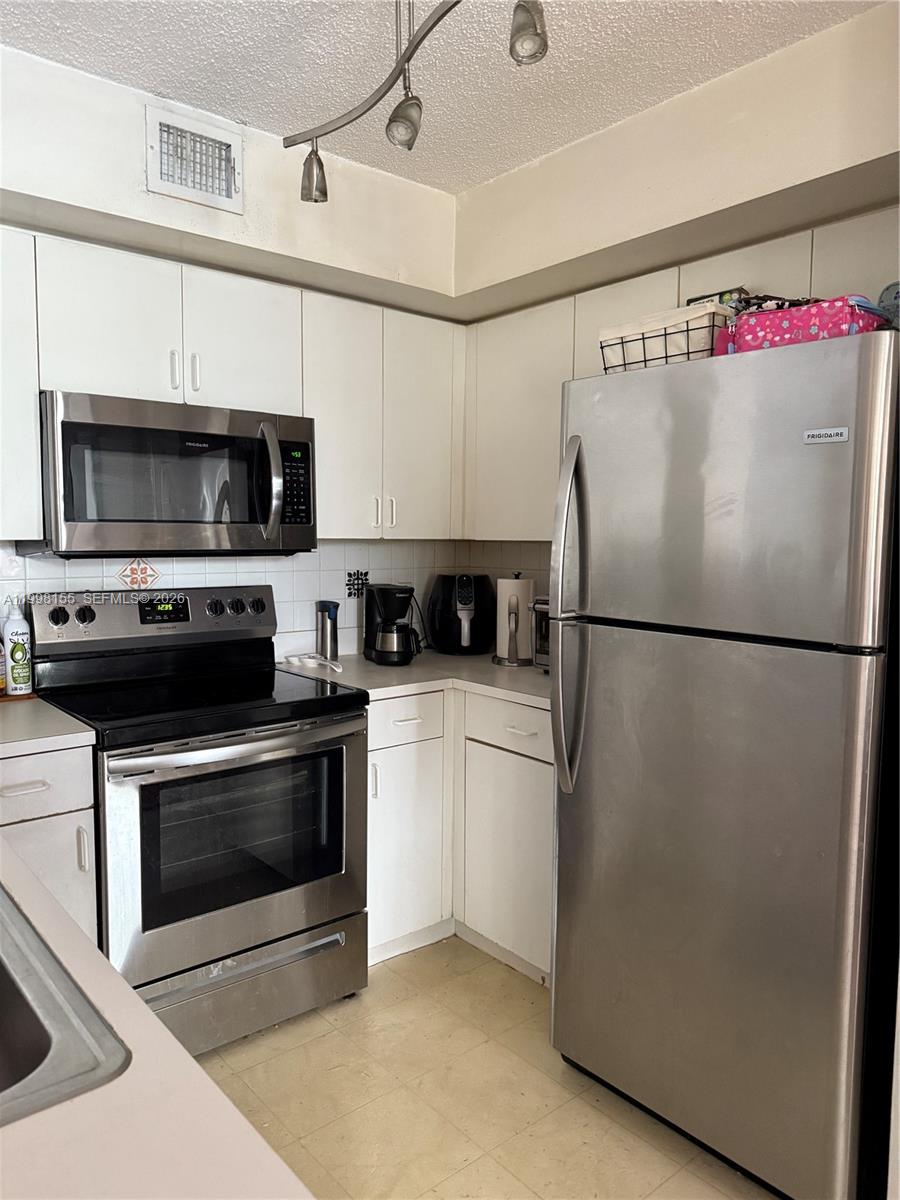 ENCLAVE AT DORAL CONDO NO - Residential Lease