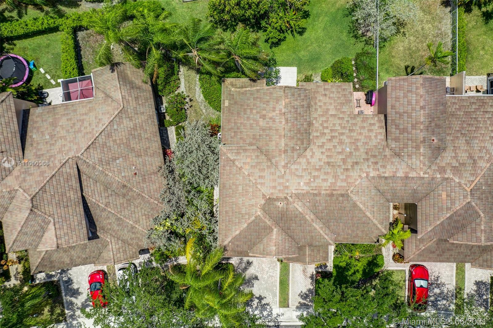 HOLLYWOOD LAKES COUNTRY C - Residential