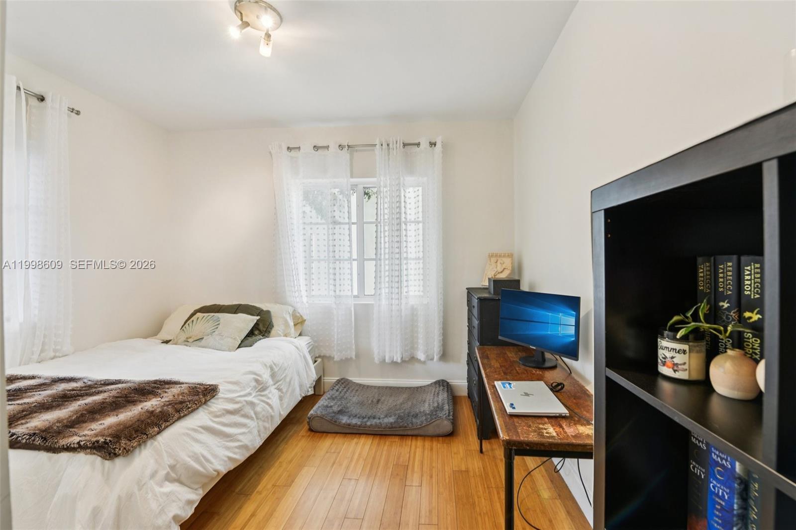 THE CASTLE MERIDIAN CONDO - Residential