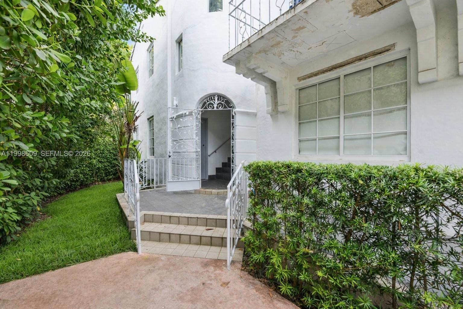 THE CASTLE MERIDIAN CONDO - Residential