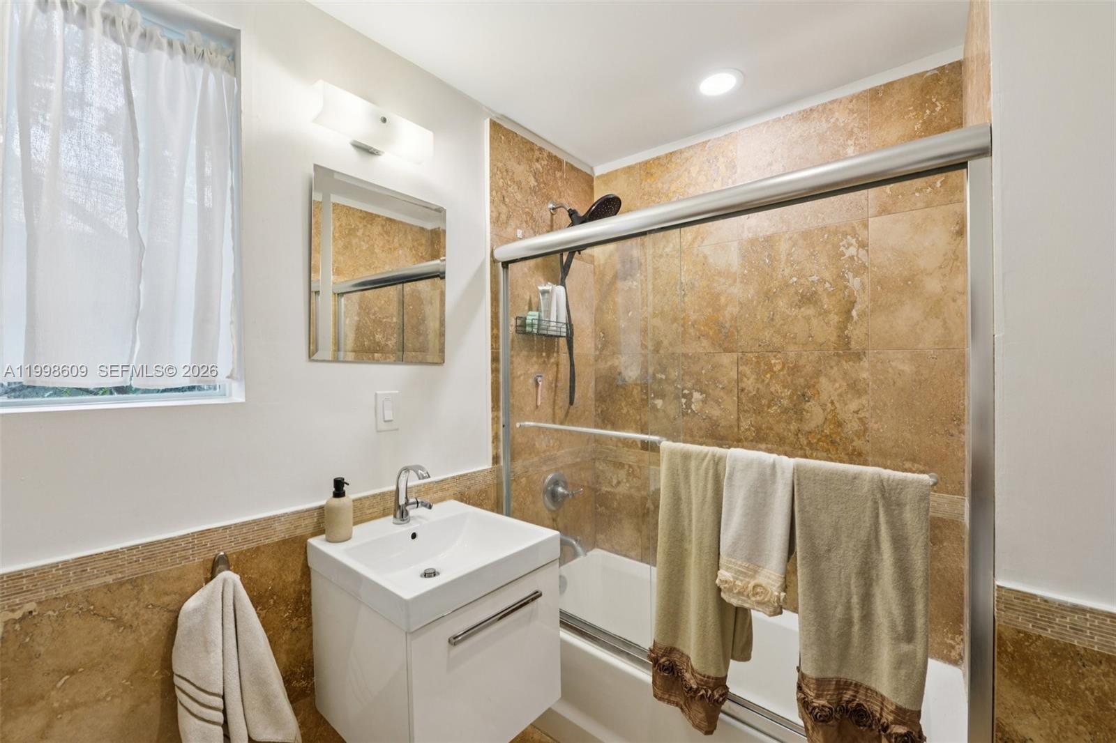 THE CASTLE MERIDIAN CONDO - Residential