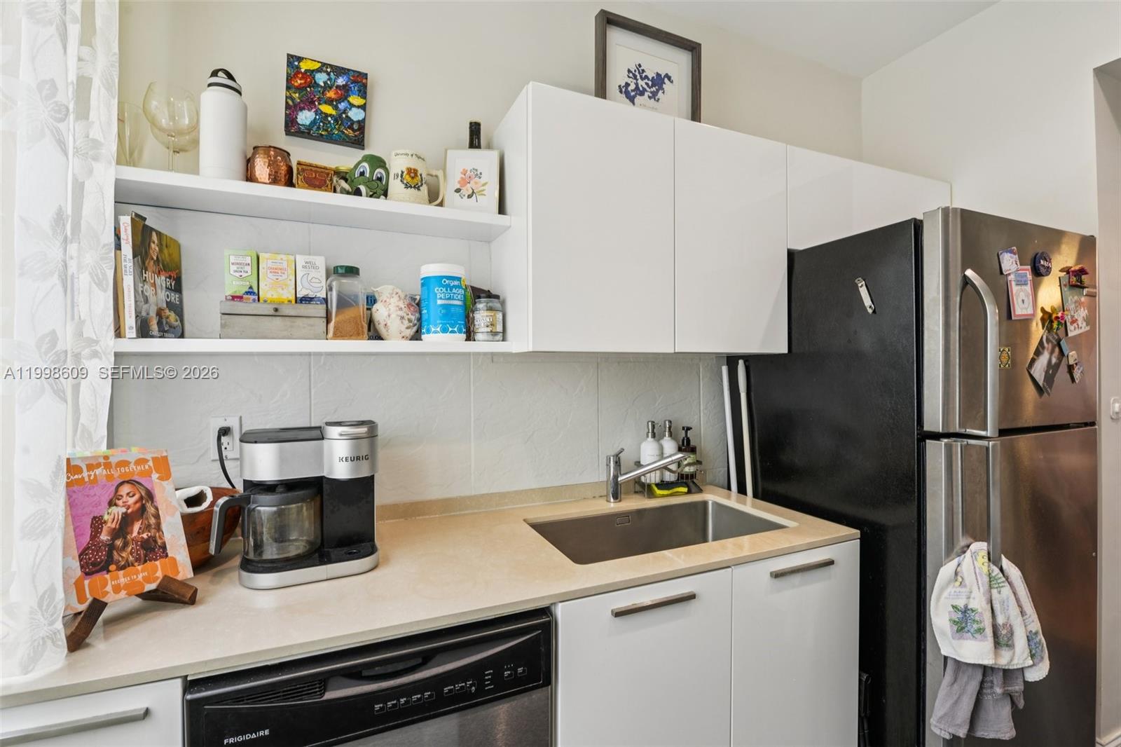 THE CASTLE MERIDIAN CONDO - Residential