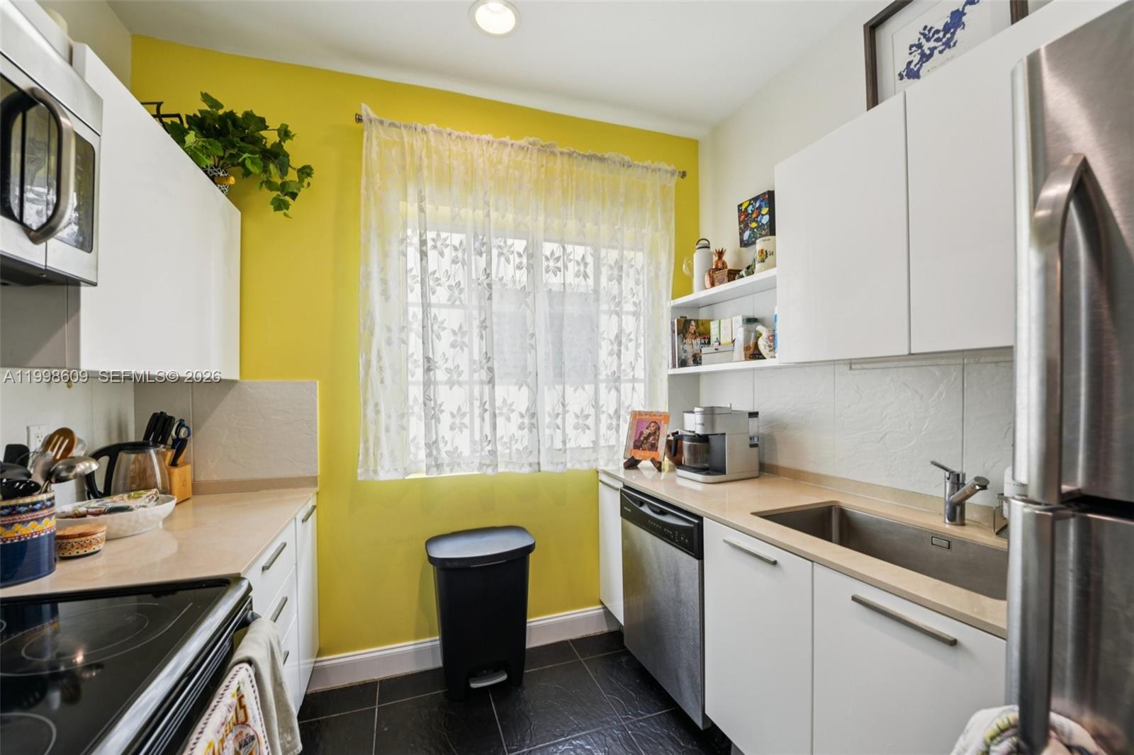 THE CASTLE MERIDIAN CONDO - Residential