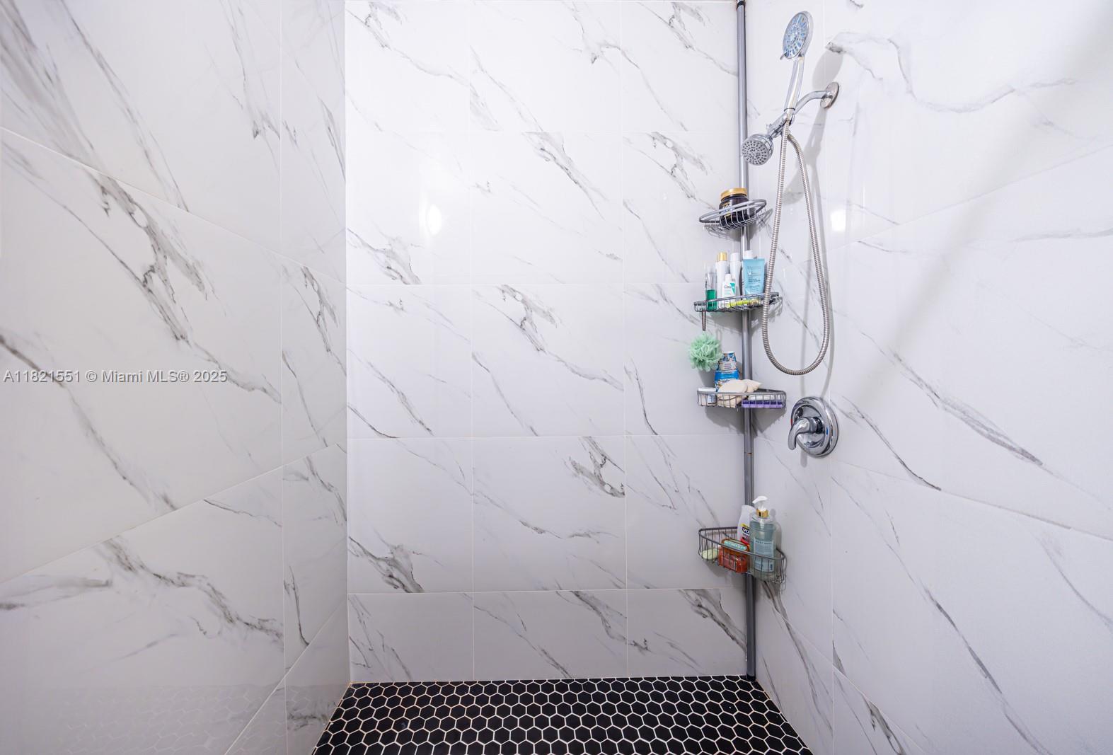 BUTTONWOODS ACRES - Residential