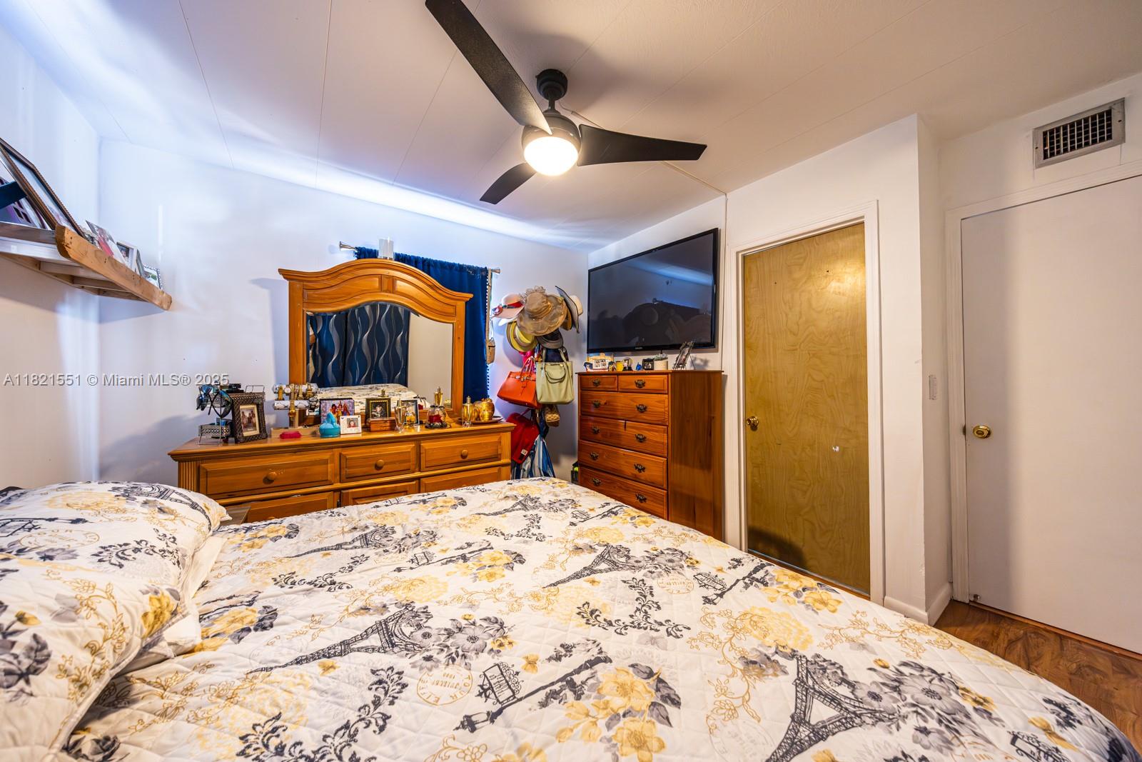 BUTTONWOODS ACRES - Residential