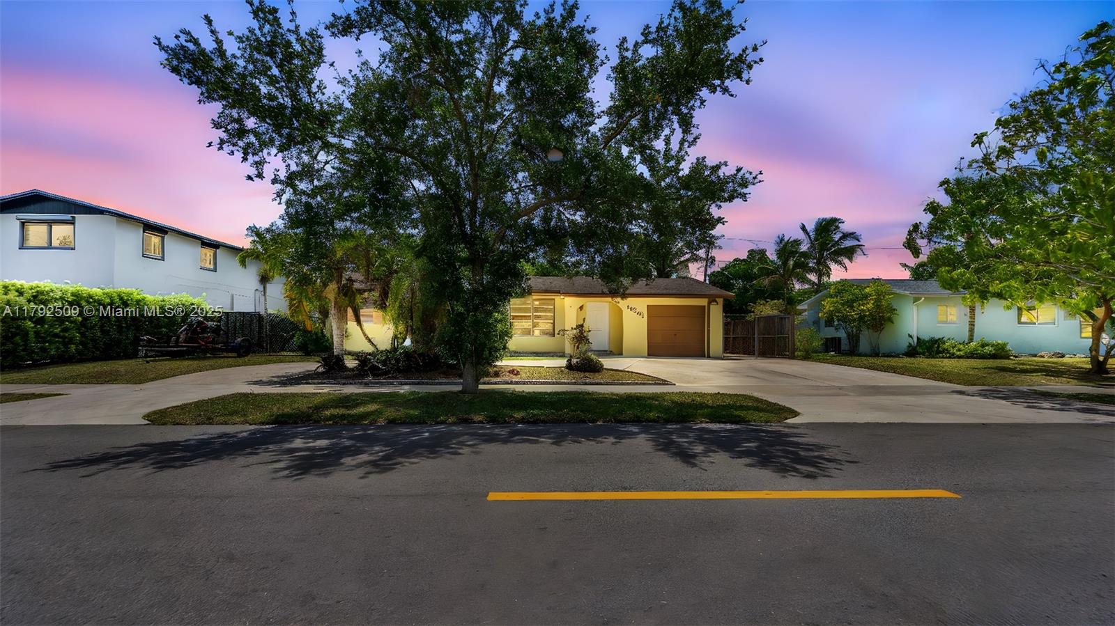Property for Sale at 19241 Sw 93rd Rd, Cutler Bay, Miami-Dade County, Florida - Bedrooms: 3 
Bathrooms: 2  - $649,000