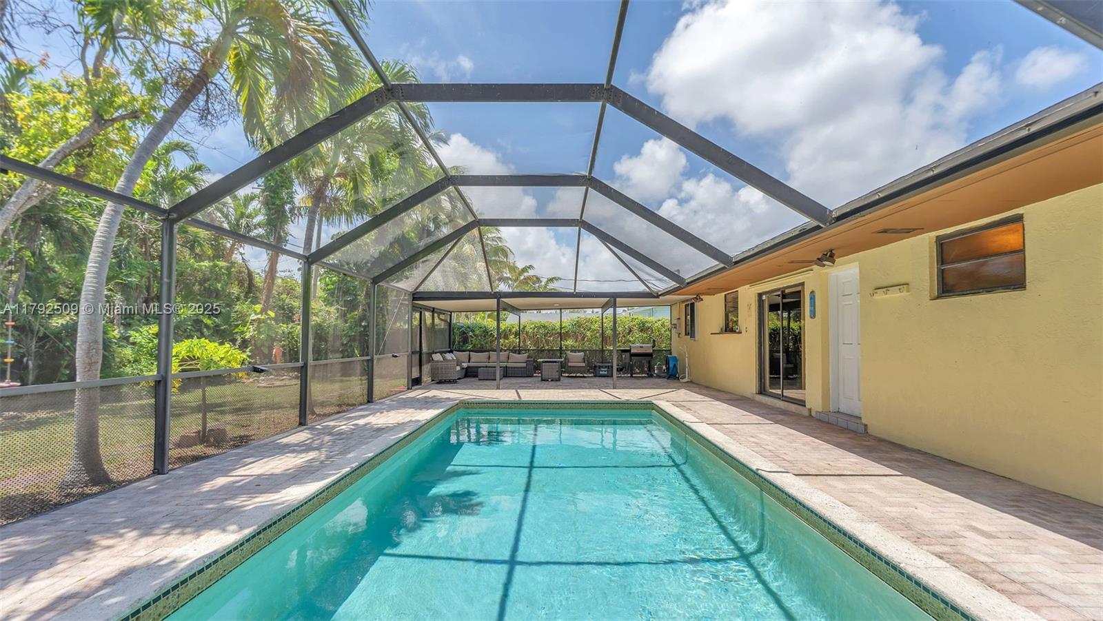 Property for Sale at 19241 Sw 93rd Rd, Cutler Bay, Miami-Dade County, Florida - Bedrooms: 3 
Bathrooms: 2  - $649,000