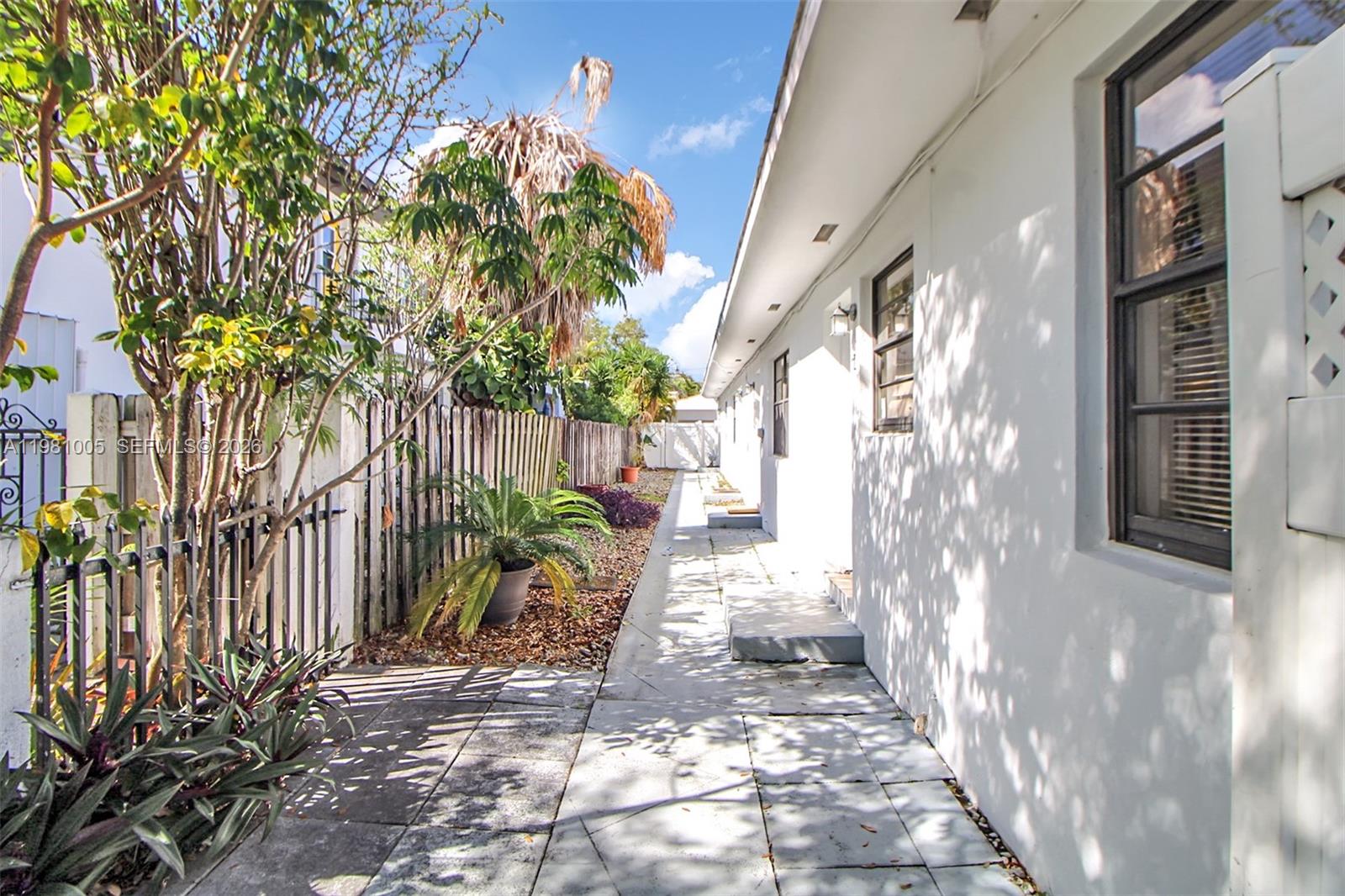 MIAMI SHORES SEC 3 - Residential Income