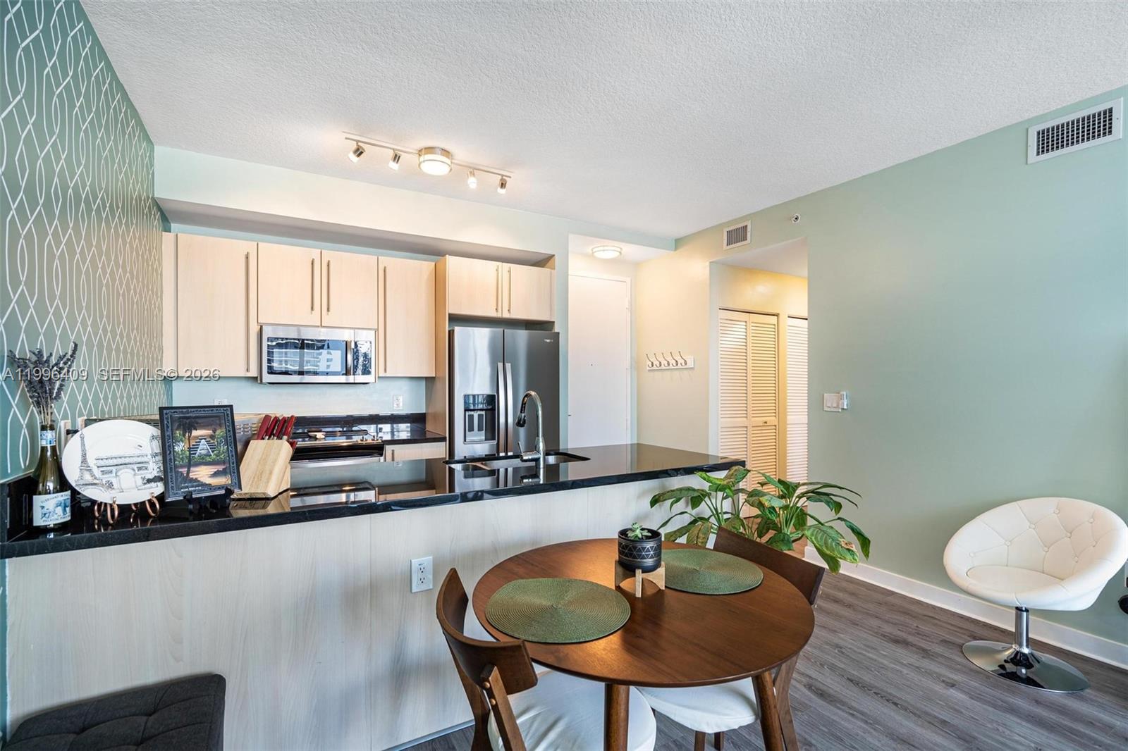 THE AXIS ON BRICKELL II C - Residential