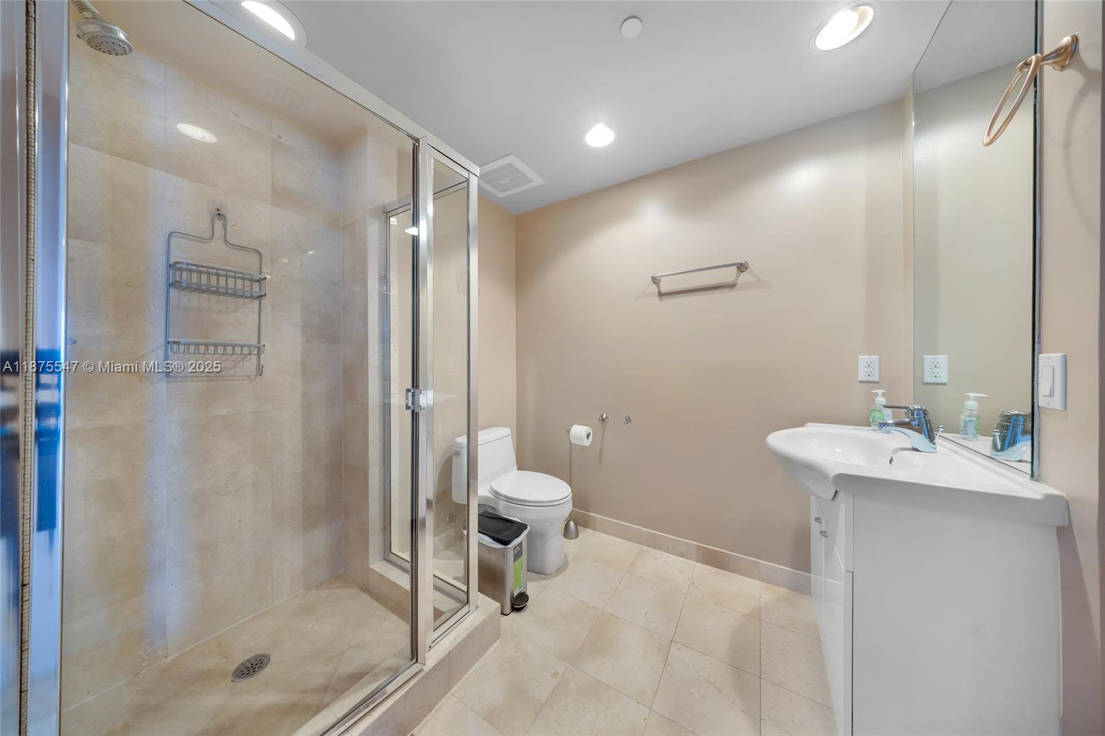 BEACH CLUB THREE CONDO - Residential Lease