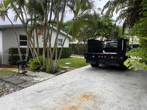 4250 SW 71st Ave Miami FL 33155