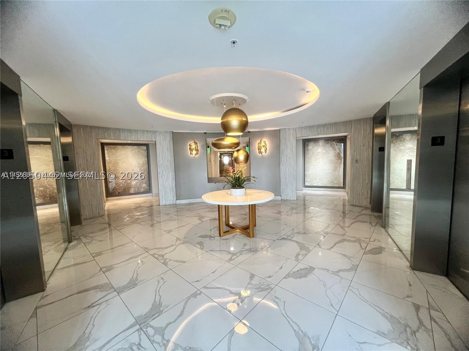 10275 Collins Ave 323