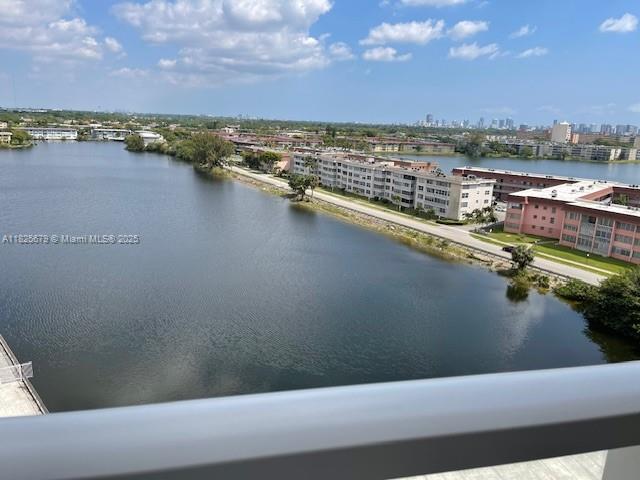 apartment, beautiful view, excellent location, malls, beach, 95 school, rented, 2 full bathrooms, laundry room