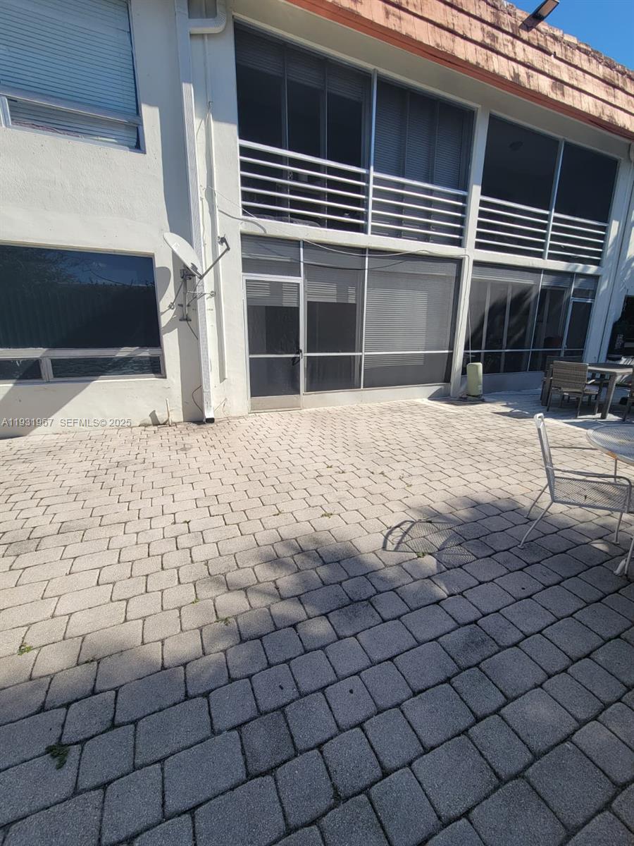 CRYSTAL GREENS NORTH COND - Residential