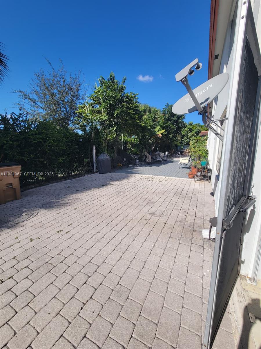 CRYSTAL GREENS NORTH COND - Residential