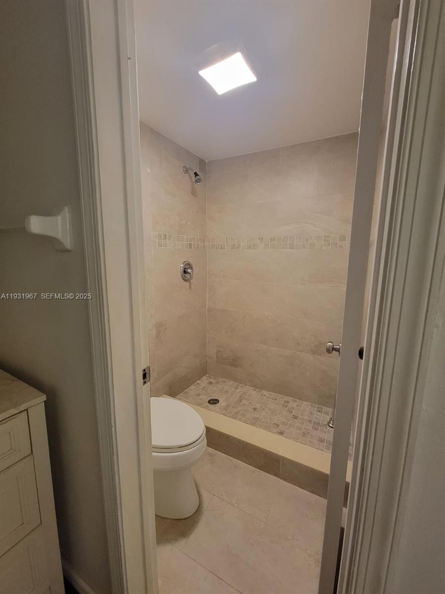 CRYSTAL GREENS NORTH COND - Residential