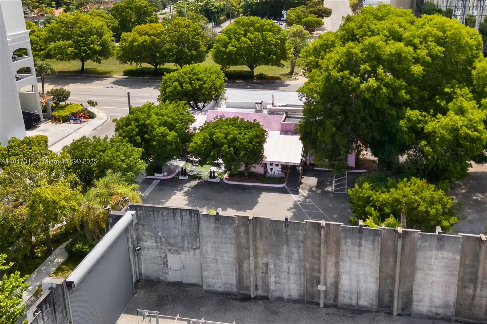 AMND PLAT OF MIAMI SUBURB - Land