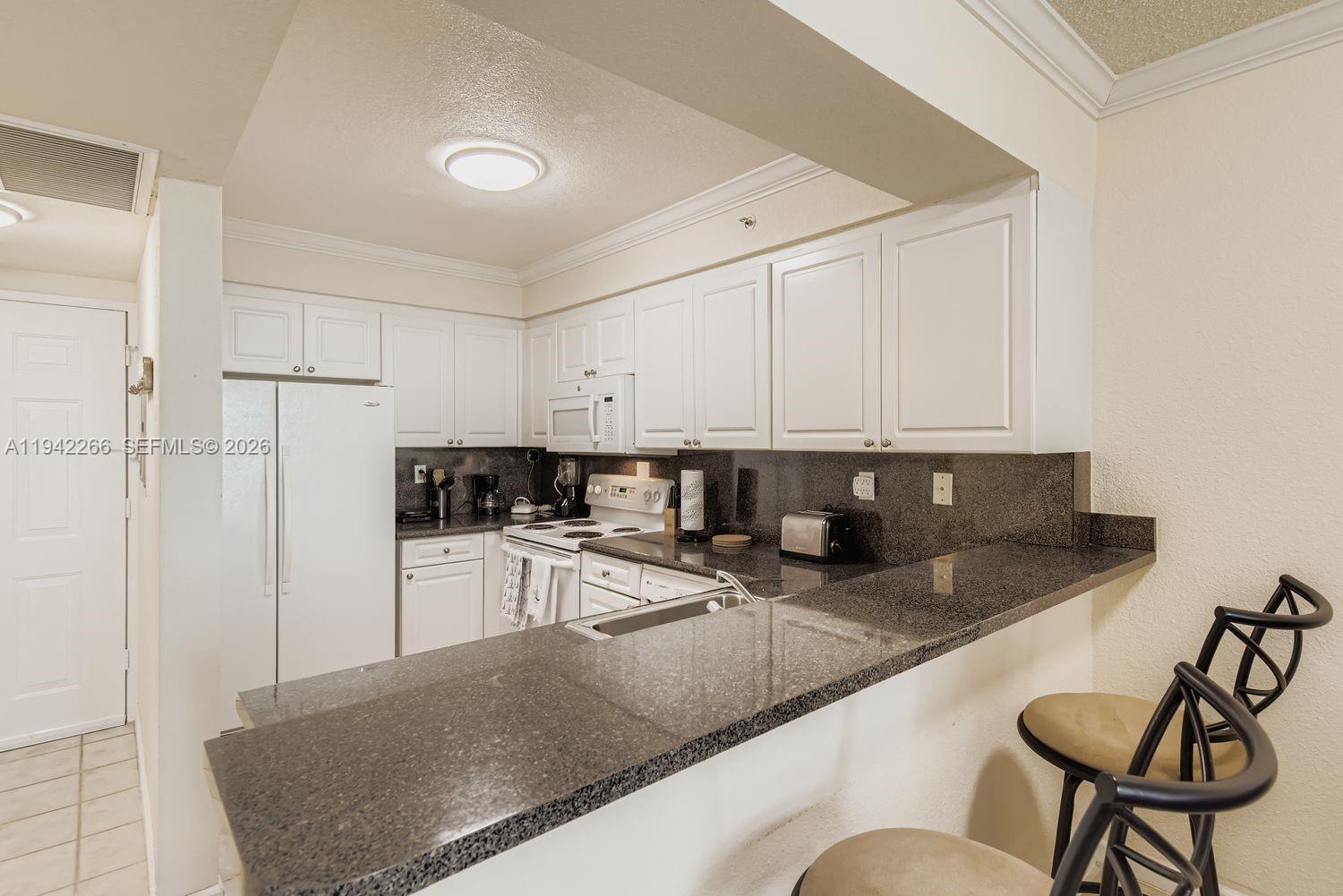 WAVE CONDO - Residential Lease