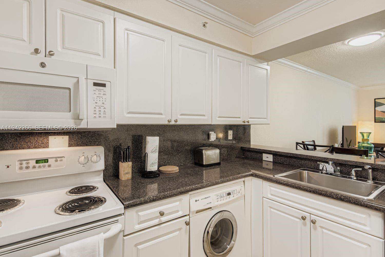 WAVE CONDO - Residential Lease