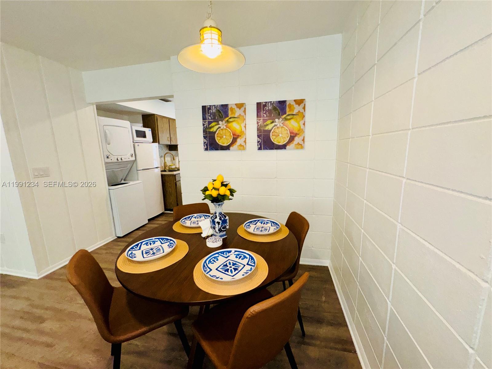 ARMSTRONG ACRES - Residential Lease