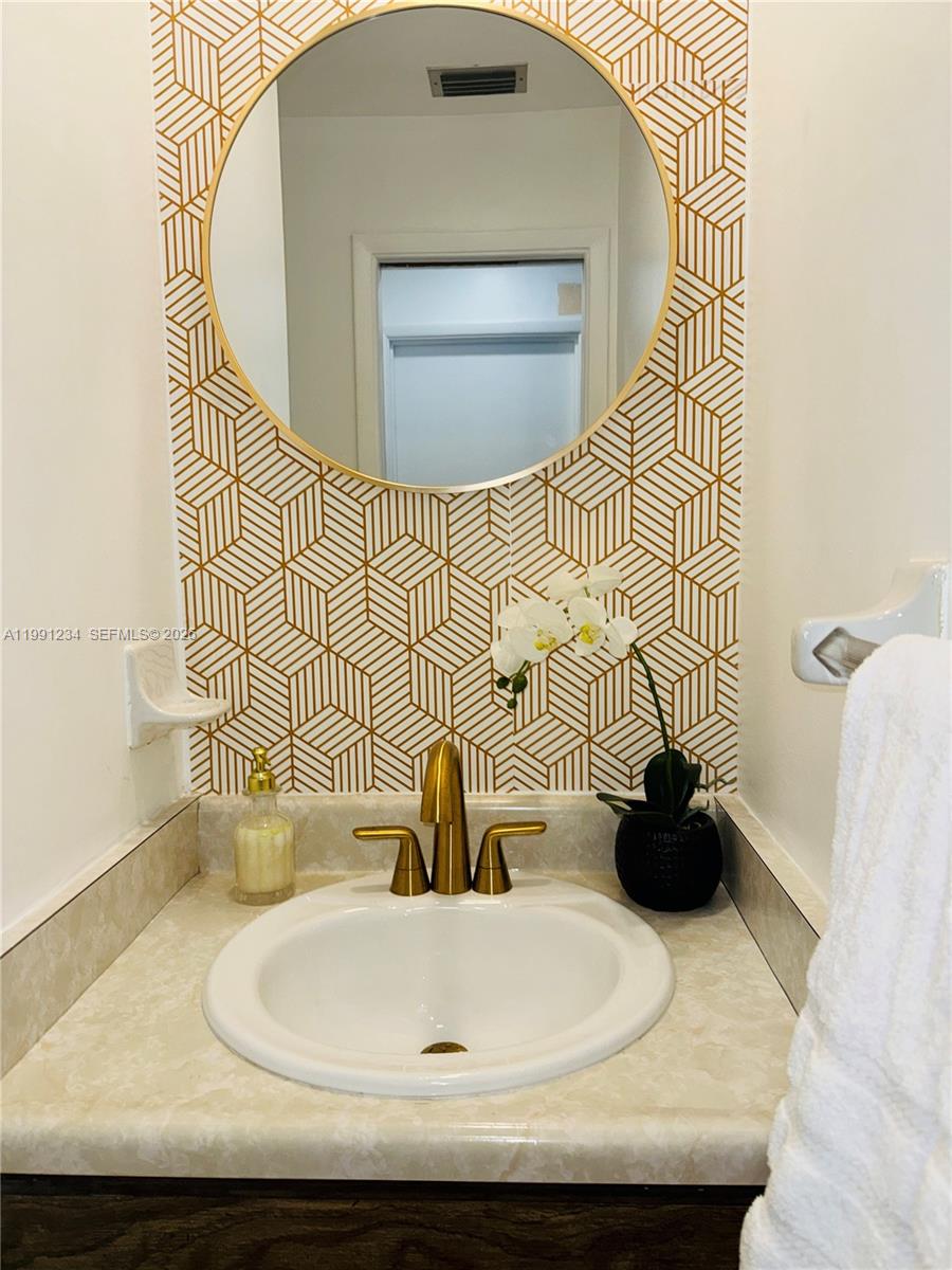 ARMSTRONG ACRES - Residential Lease