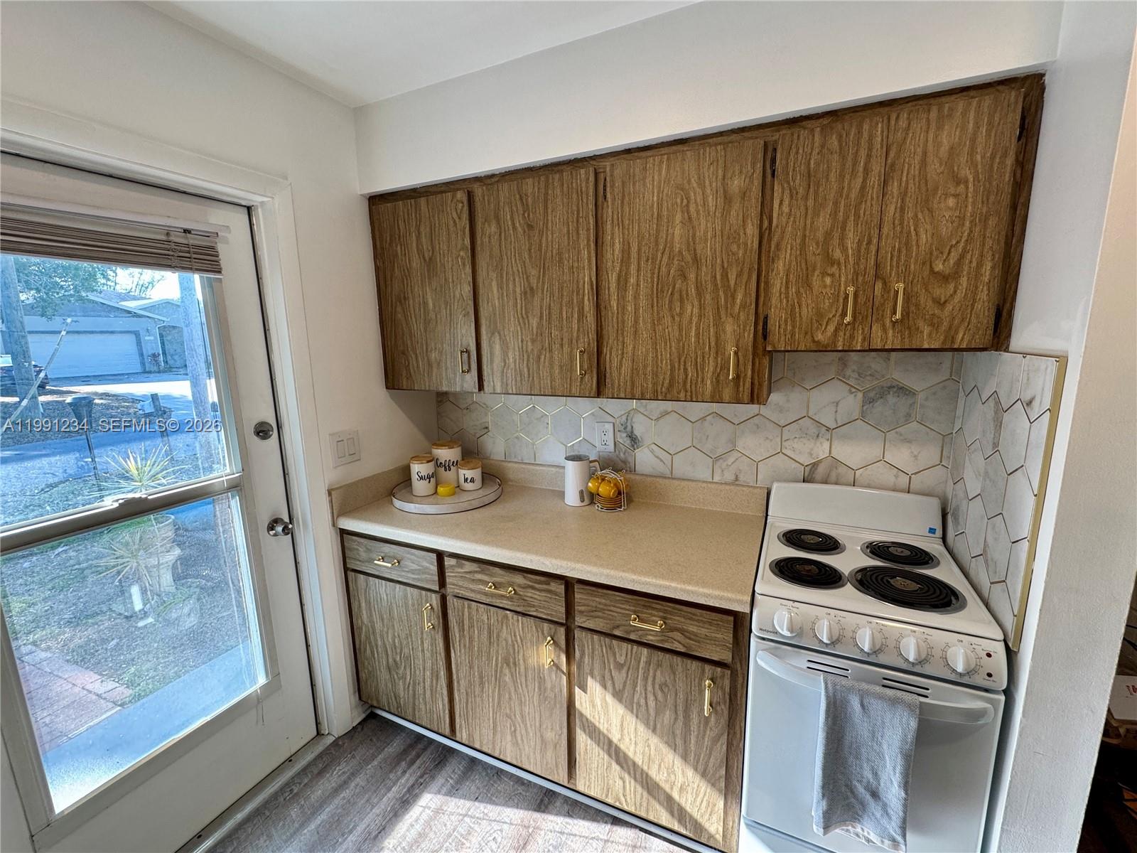 ARMSTRONG ACRES - Residential Lease