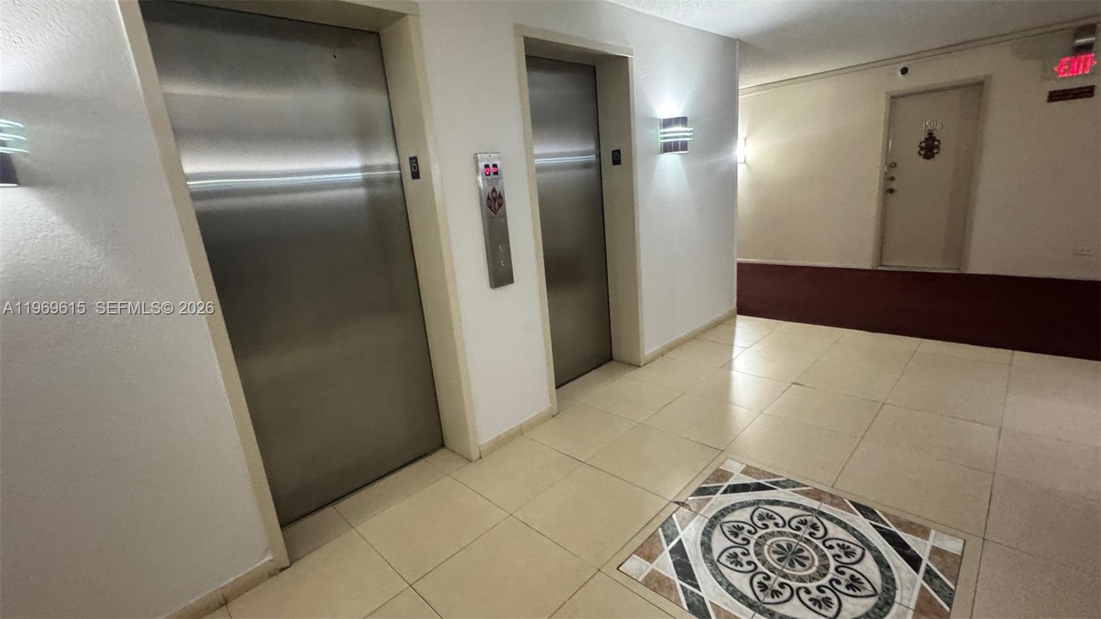 WINSTON TOWER 300 CONDO - Residential