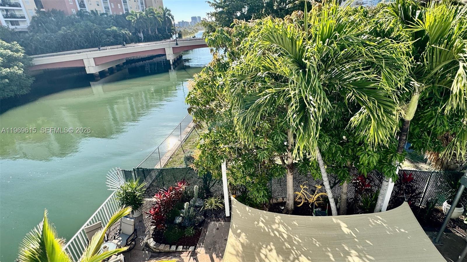 WINSTON TOWER 300 CONDO - Residential