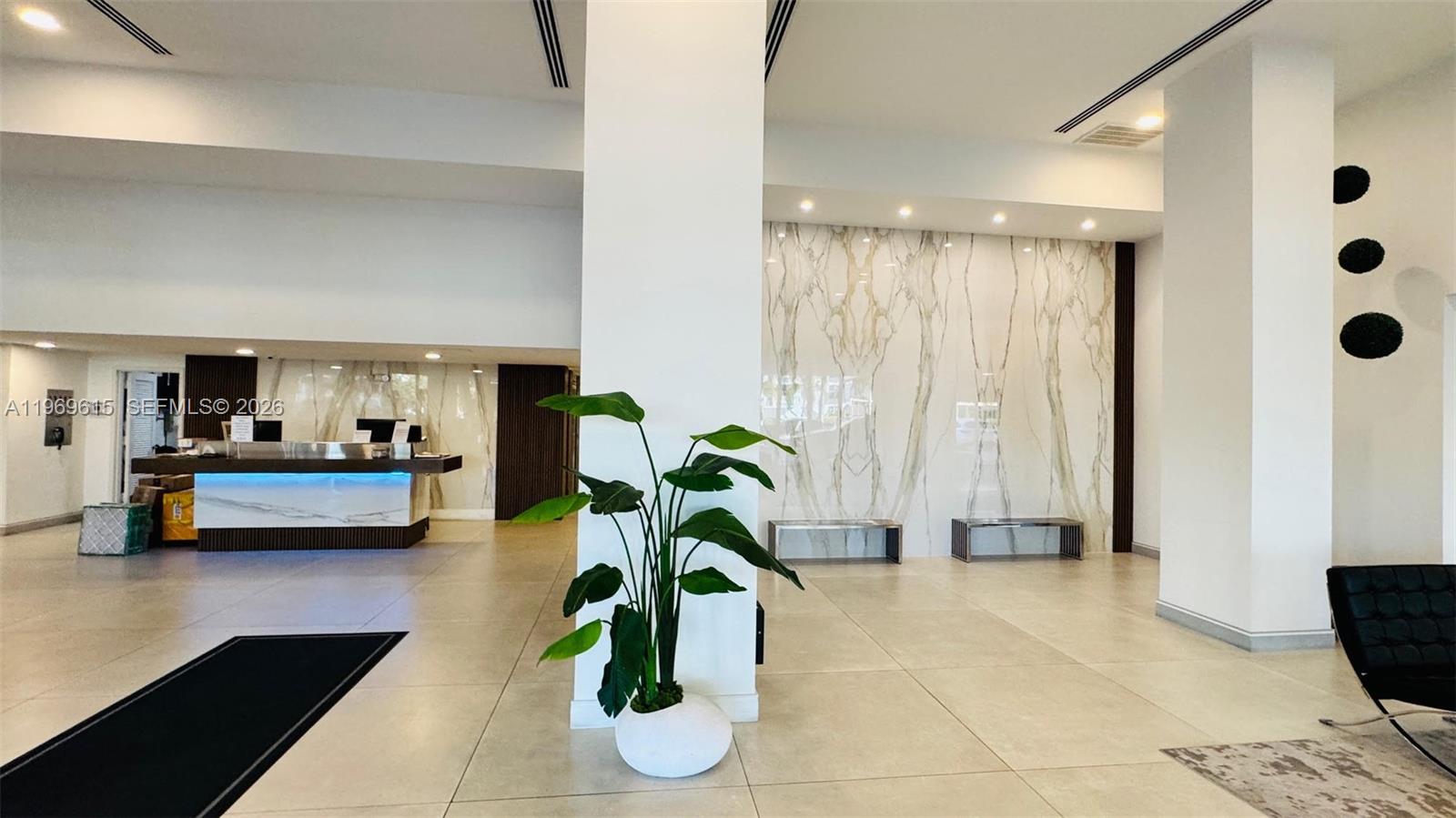 WINSTON TOWER 300 CONDO - Residential