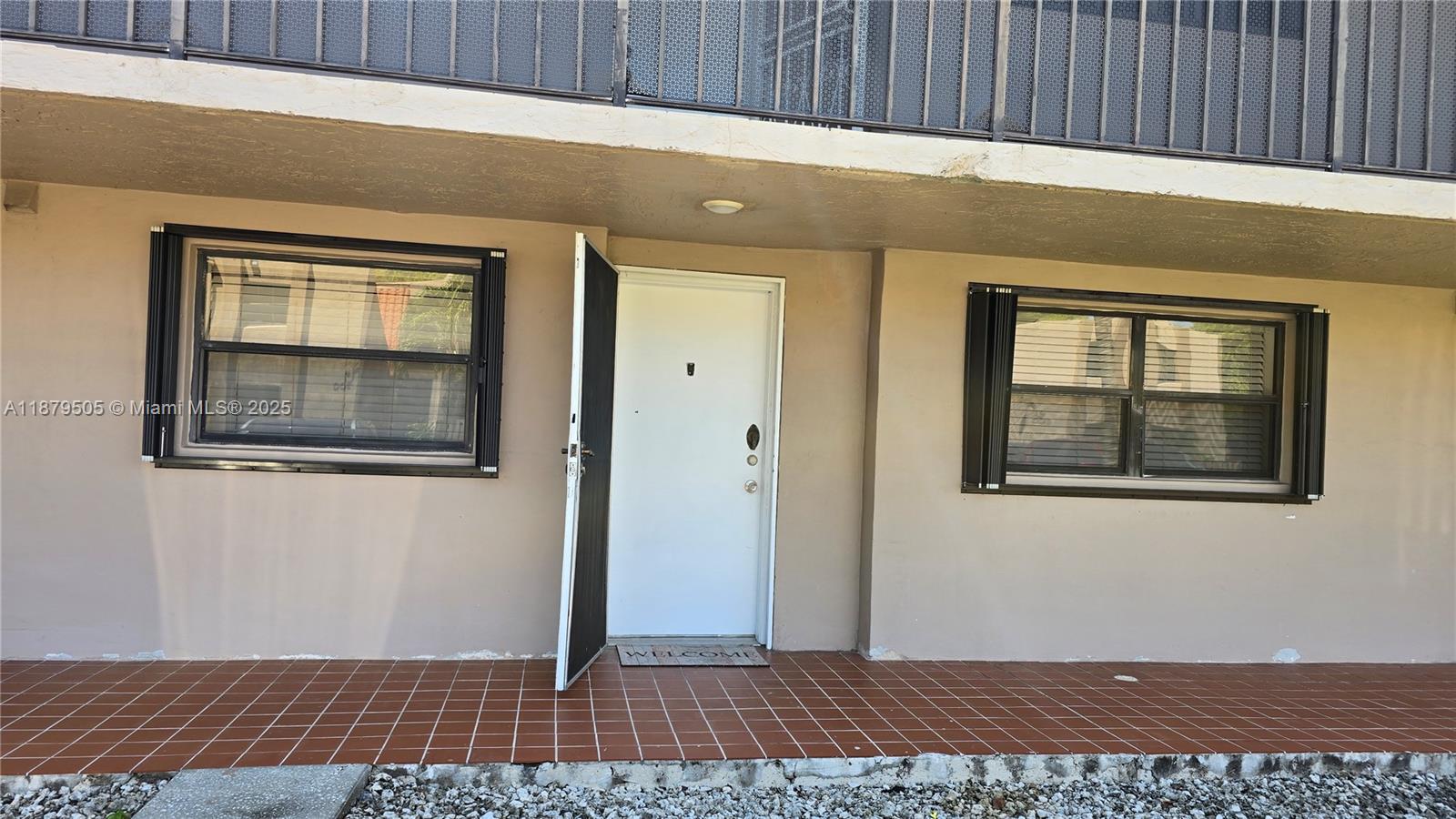 Fully remodeled all new, fully tiled floors great place to live Close to Malls Highways and Dining areas. Ready to be occupied.