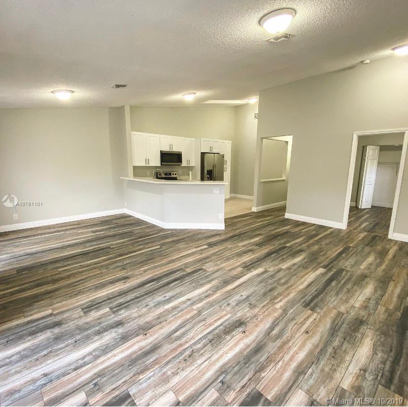 WOODLAND COVE - Residential