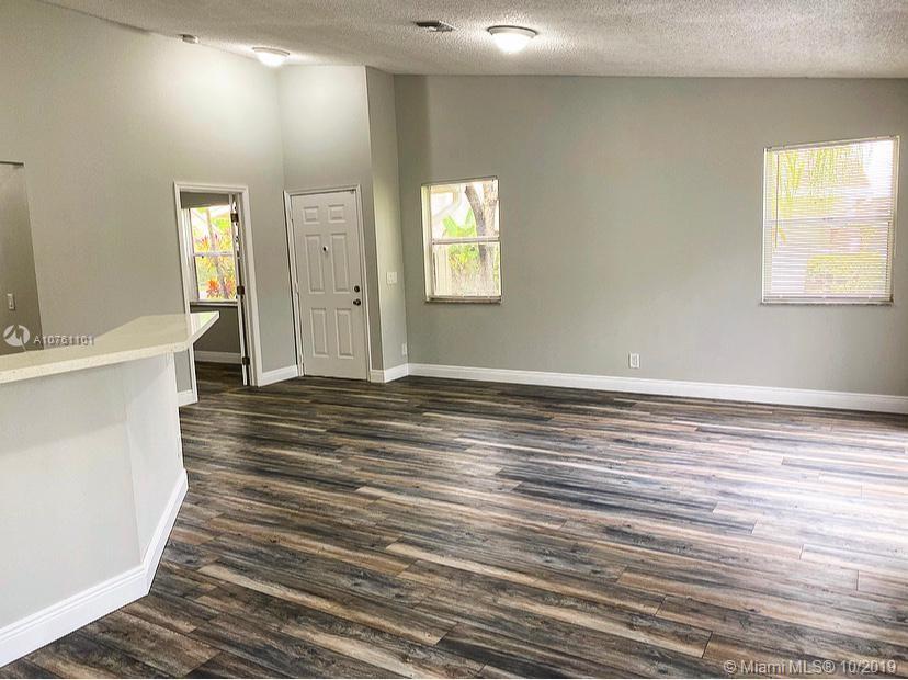 WOODLAND COVE - Residential