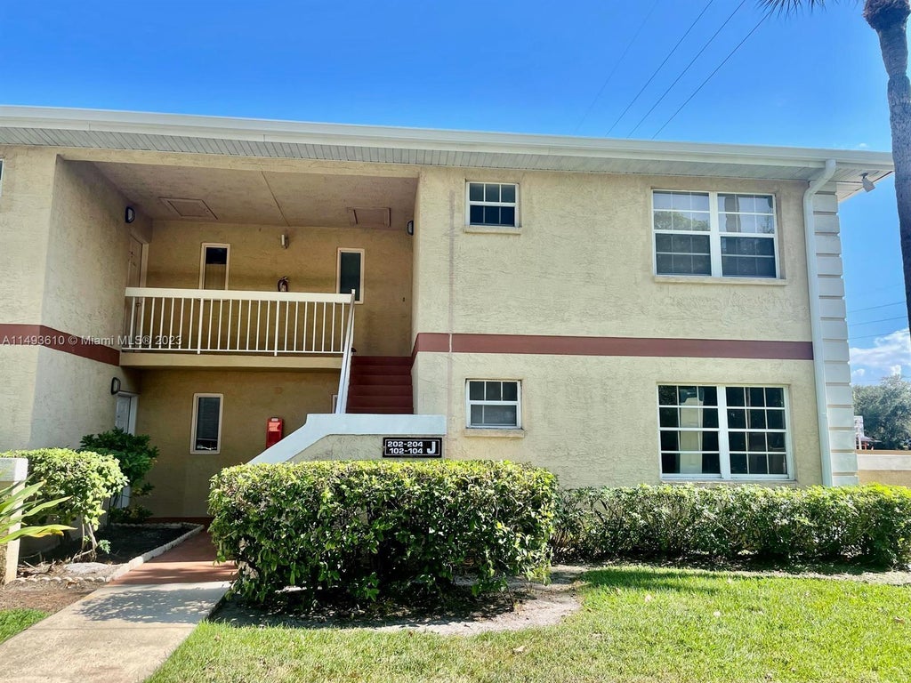 Photo of 1542 SE Royal Green Cir #204, Port Saint Lucie, FL 34952 (MLS # A11493610)