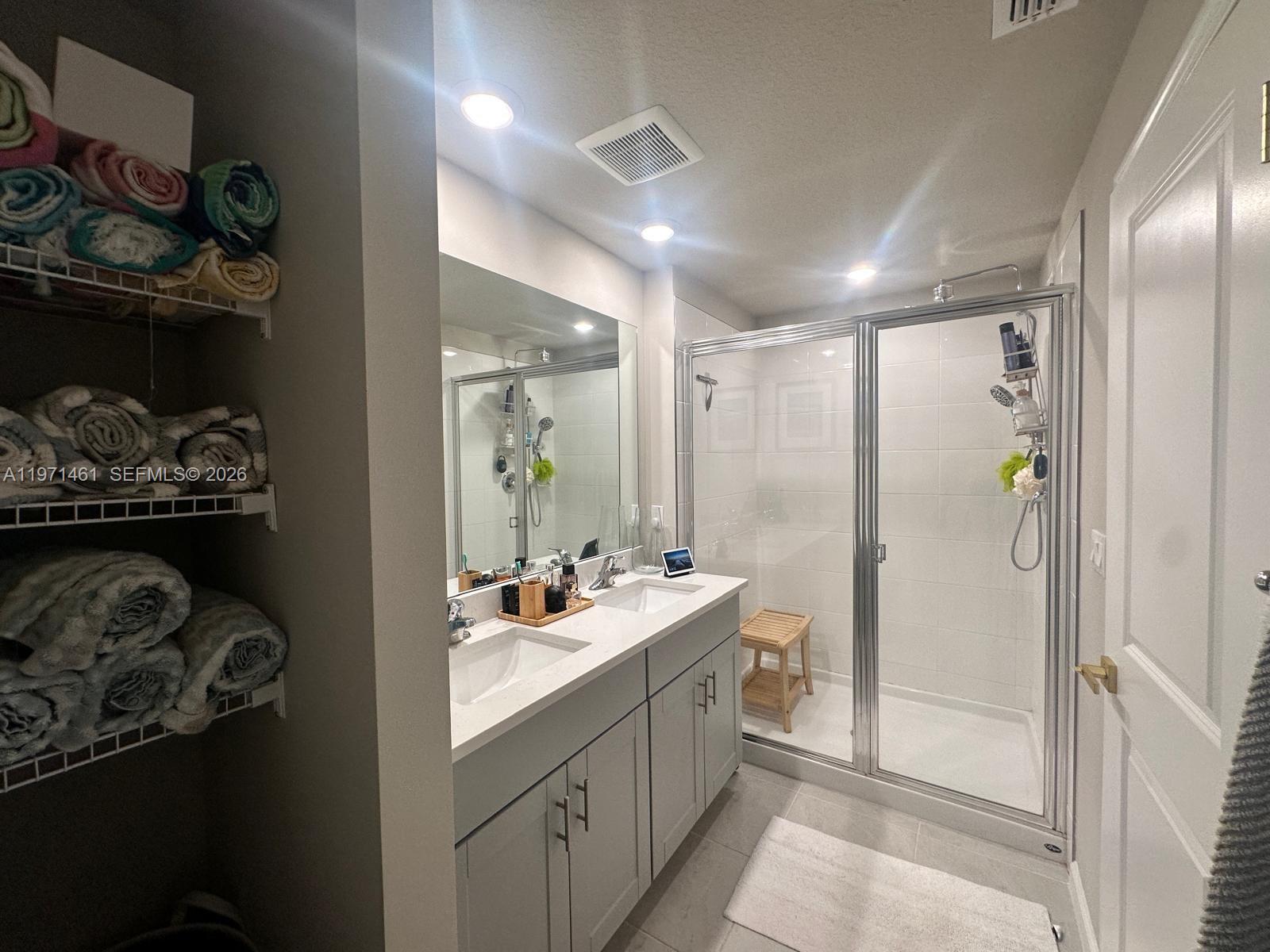 ENCLAVE AT MANGONIA PARK - Residential