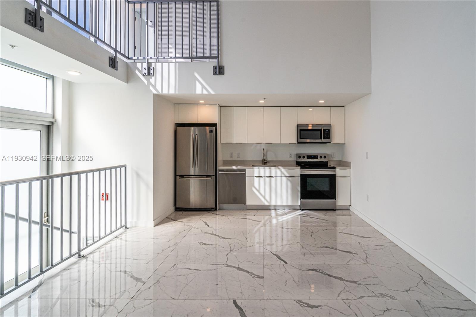 BISCAYNE BEACH SUB - Residential Lease