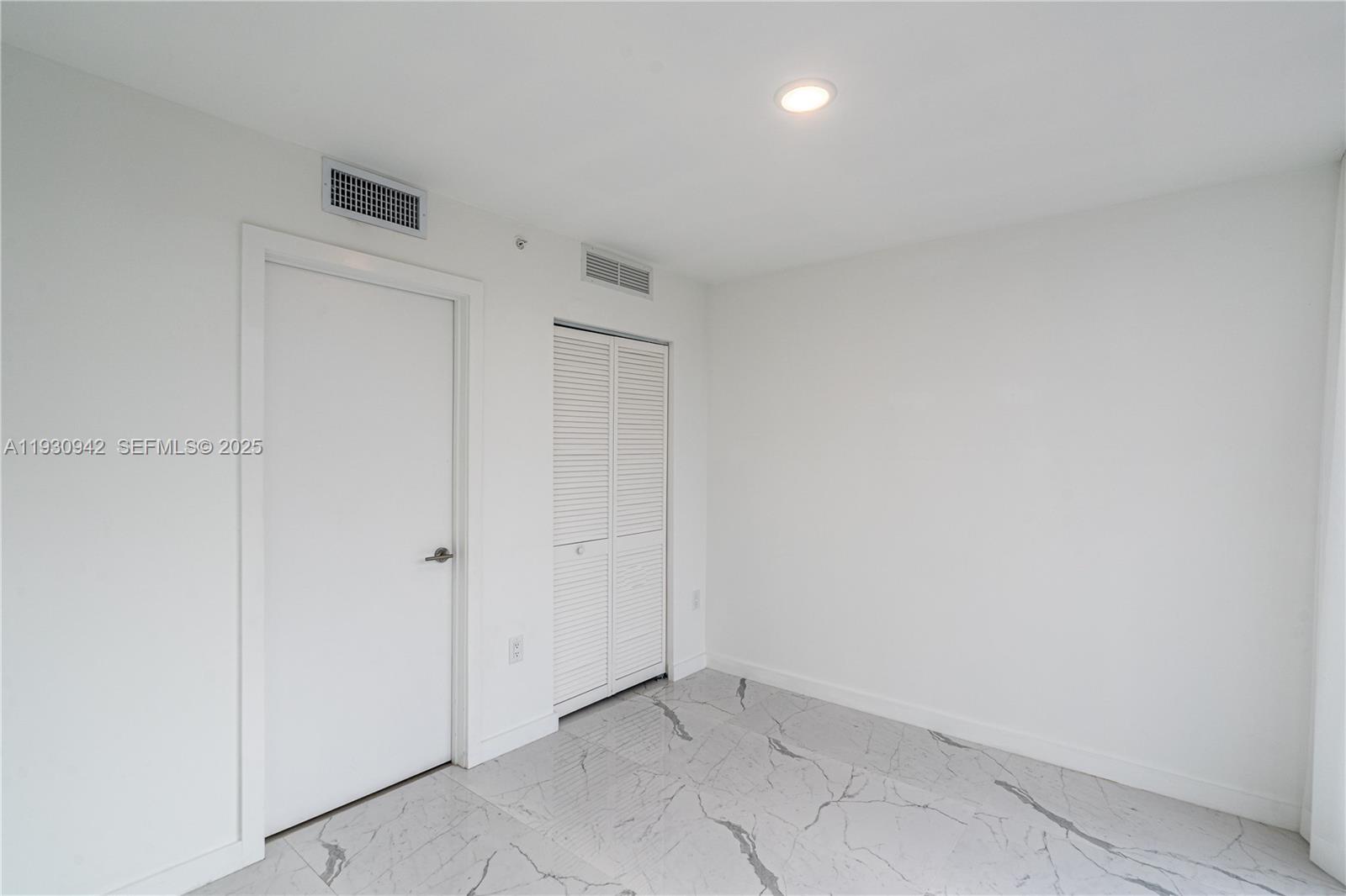 BISCAYNE BEACH SUB - Residential Lease