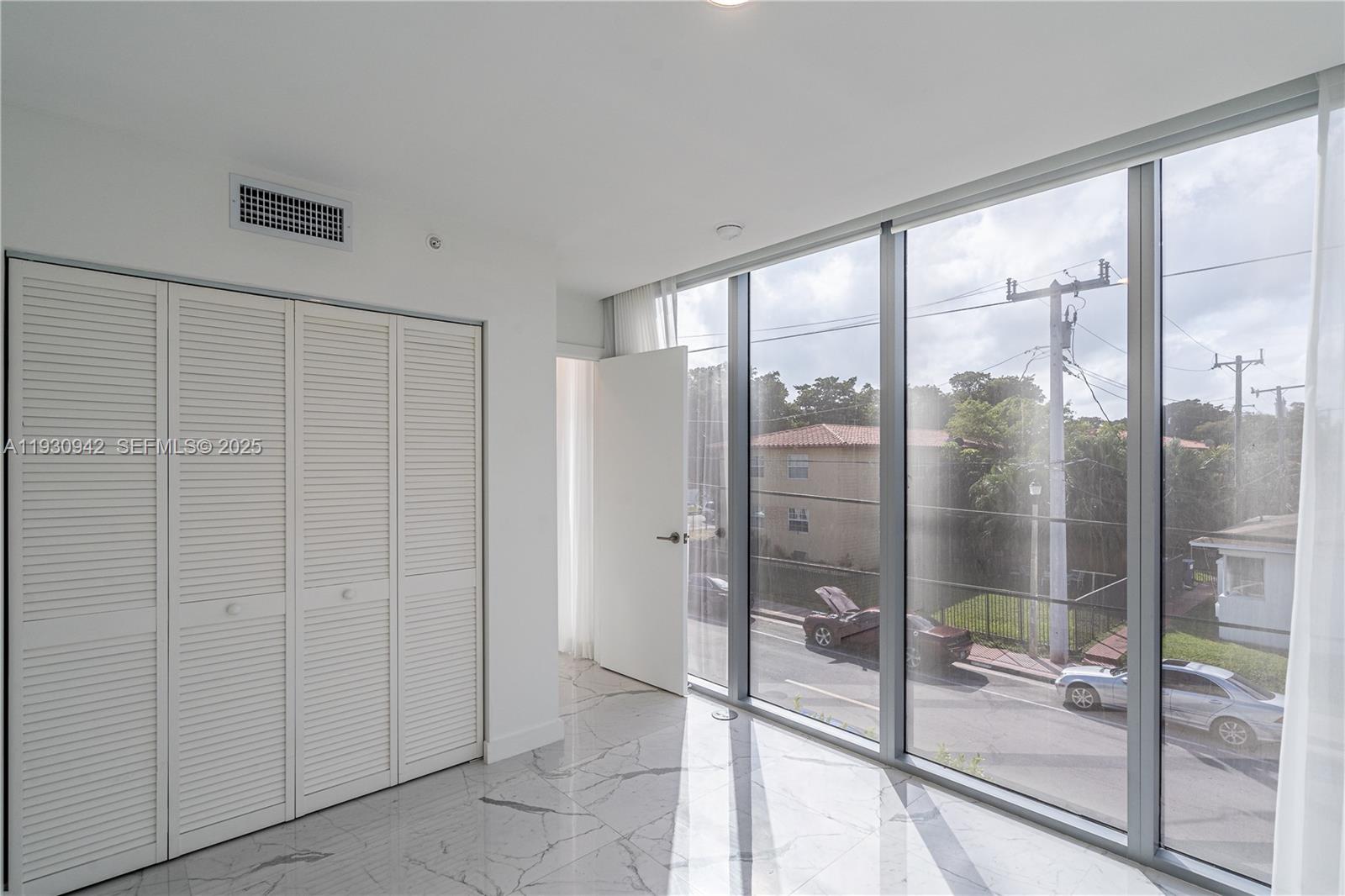 BISCAYNE BEACH SUB - Residential Lease