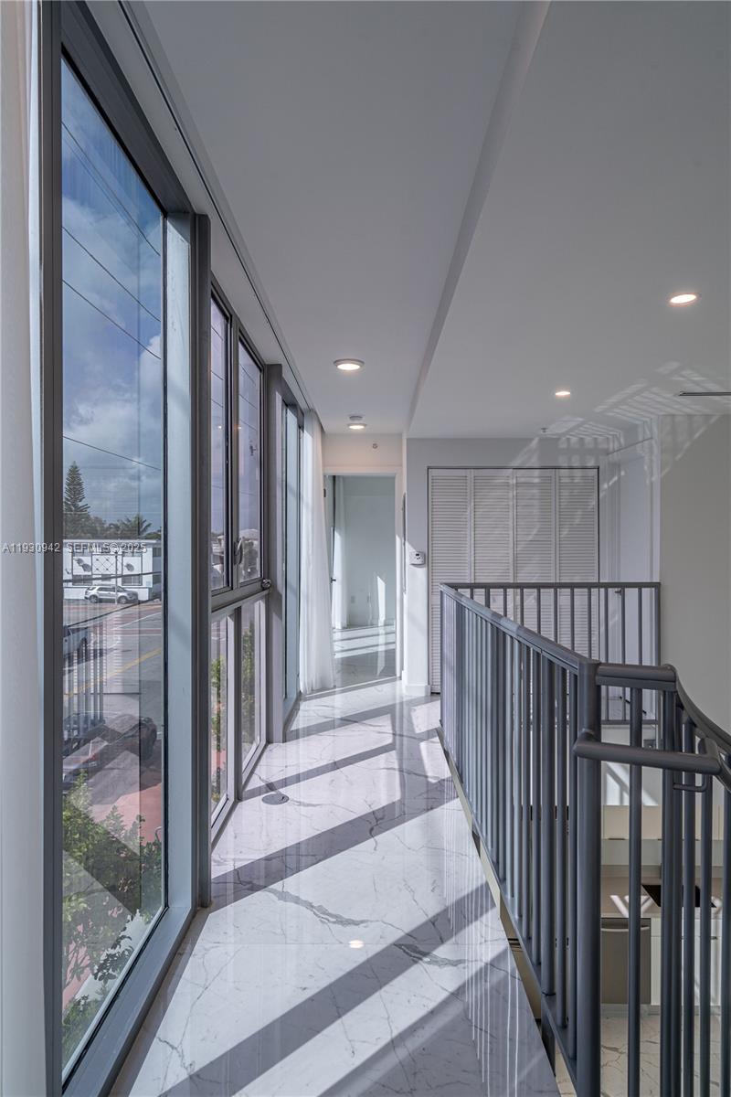 BISCAYNE BEACH SUB - Residential Lease