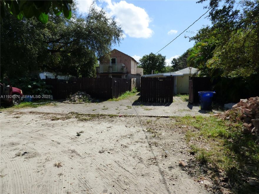 Miami Shores Area – Multifamily Opportunity (2–9 Units)
Situated on a 10,500 sq. ft. lot, this property features two detached buildings with a total of three one-bedroom units. Two units are currently vacant, and one is occupied at $1,500 per month. The property has two electric meters, one water meter, and a brand-new drainfield installed in 2025. According to the Miami-Dade County Tax Collector, the land value is $367,500.
