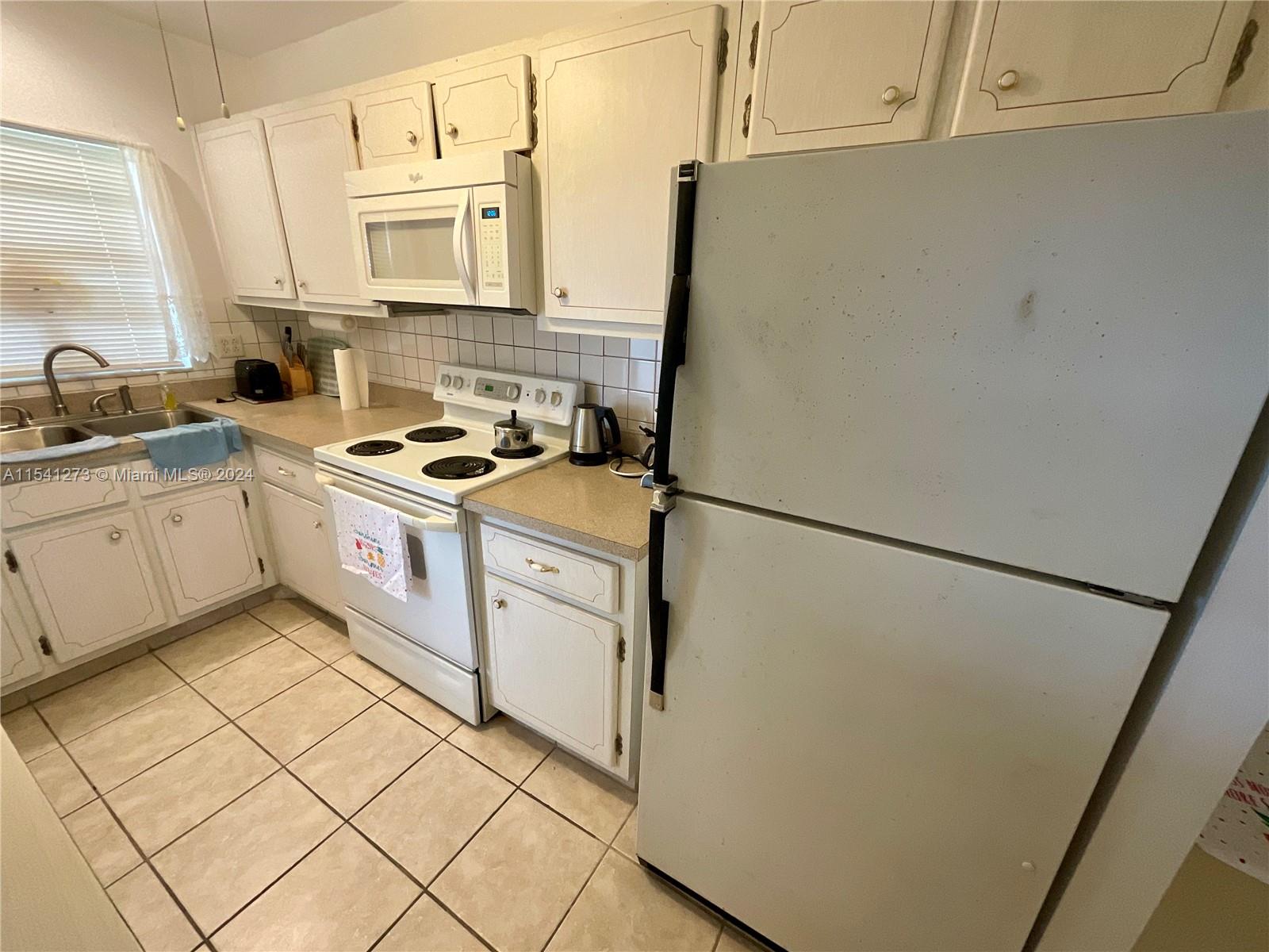BEVERLY HILLS CONDO NUMBE - Residential