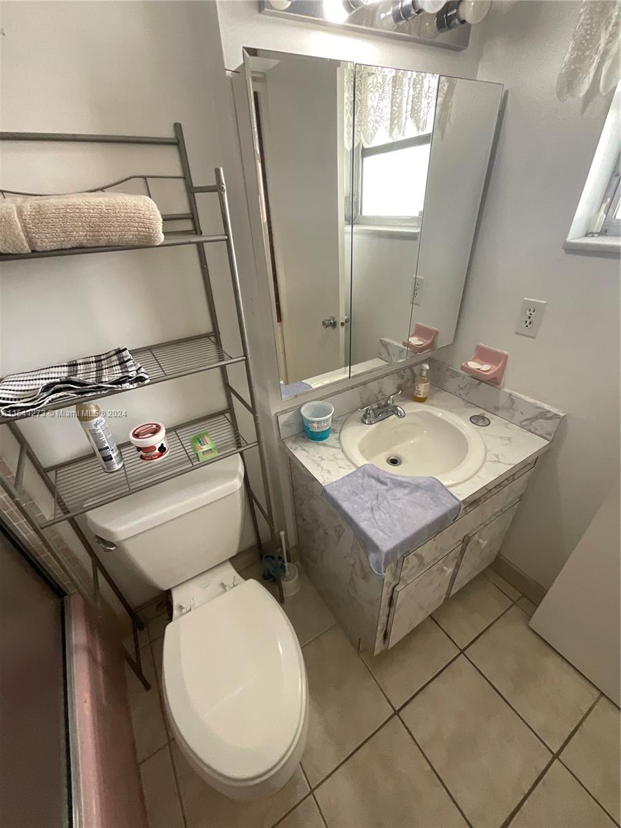 BEVERLY HILLS CONDO NUMBE - Residential