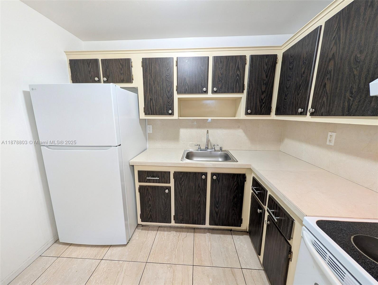 MIAMI GARDENS ESTATES SEC - Residential Lease